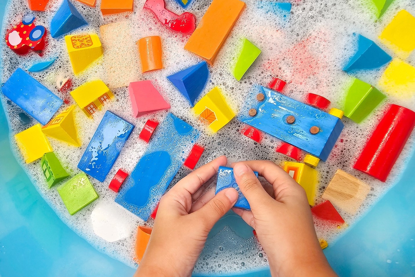 Tips Menggunakan SOS Antiseptic Liquid untuk Mensterilkan Barang-barang Pribadi